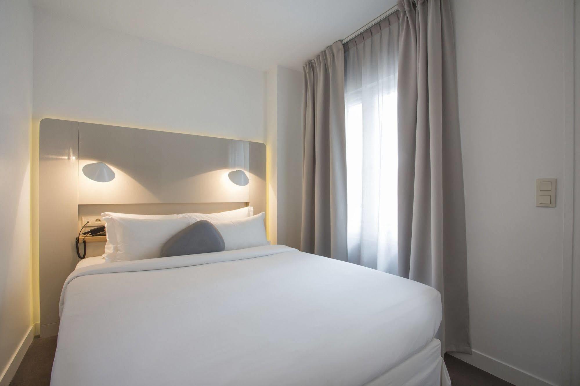 Hotel Le Marcel Paris Gare De L'Est Bagian luar foto